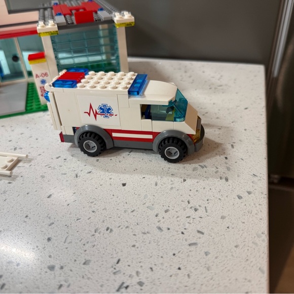 Building Block Emergency Rescue Set - Picture 8 of 12